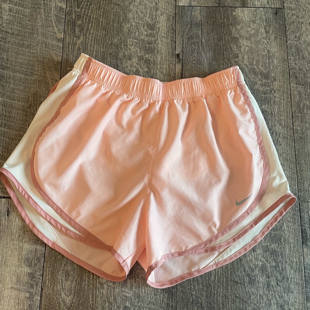 Nike Women's Pink Athletic Shorts Size Medium
